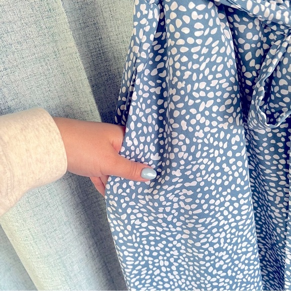 Elegant Blue Polka Dot Dress - Picture 5 of 6